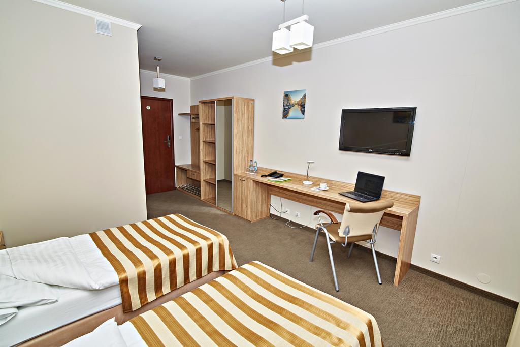 Hotel Ted Radomsko Esterno foto