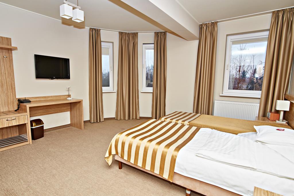 Hotel Ted Radomsko Esterno foto